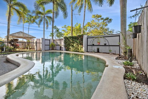 Oasis - Pool, Wifi & Free Parking - Tourism Guide 3