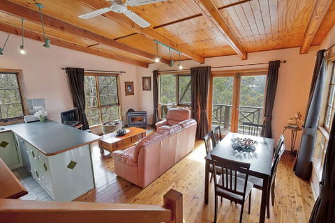 Observatory Cottage - Tourism Guide 1