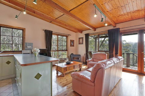 Observatory Cottage - Tourism Guide 3
