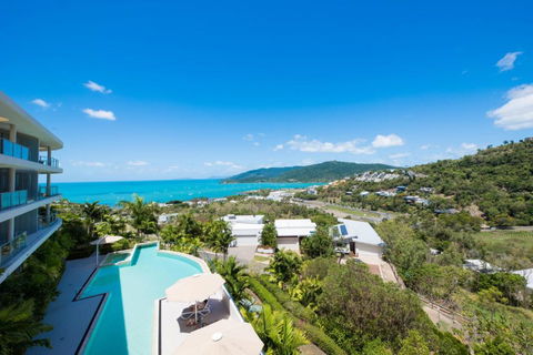 Ocean Dreams On Airlie - Studio Apartment - Tourism Guide 1