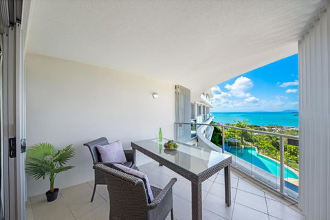 Ocean Dreams On Airlie - Studio Apartment - Tourism Guide 0