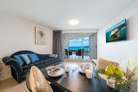 Ocean Dreams On Airlie - Studio Apartment - Tourism Guide 2