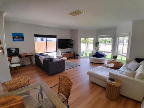 Ocean Oasis Rosebud - Tourism Guide 0
