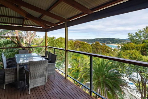 Ocean Views Beach Retreat - Tourism Guide 0