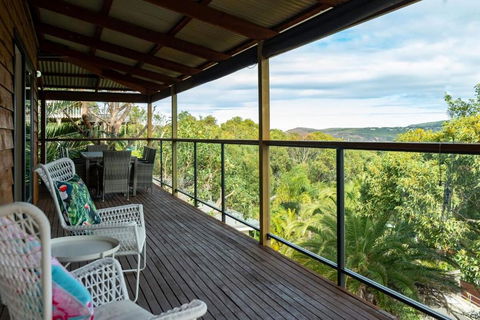 Ocean Views Beach Retreat - Tourism Guide 3