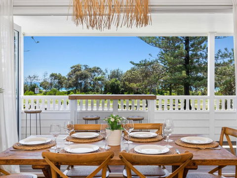 Oceanfront Beach House On Marine Parade - Tourism Guide 0