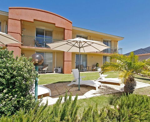 Ocean View Motel - Tourism Guide 1