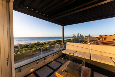 Ocean View Villa With Pool Spa & Cinema - Cruises Travel 3