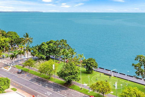 Ocean Views At Mantra Trilogy - Tourism Guide 3