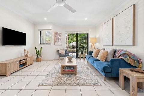 Oceanbreeze Apartment In Cairns North - Tourism Guide 0