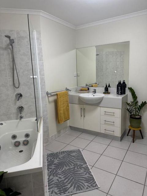 Oceanbreeze Apartment In Cairns North - Tourism Guide 3