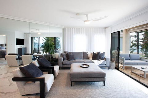 Oceanfront Oasis, Manly - Cruises Travel 1