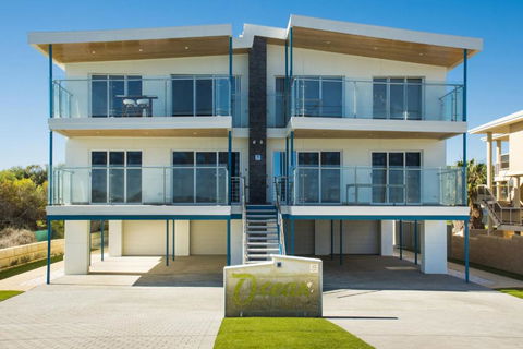 Oceans Waves - Luxury Apartment With Ocean Views - Travel Search 1