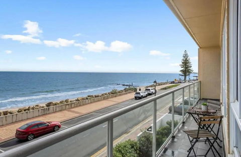 Oceanview Escape In Beachside Glenelg - Tourism Guide 0