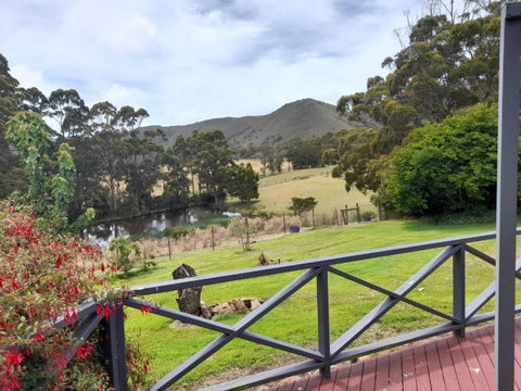 Old School Rocky Cape Guesthouse - Travel Search 0