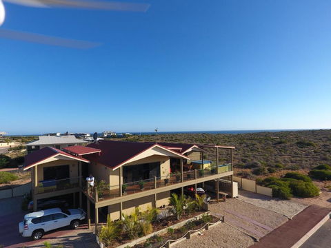 On The Deck @ Shark Bay - Travel Search 0