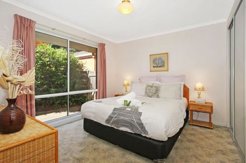 Onocay House Bright Victoria - Tourism Guide 0