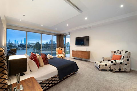 Opulence On Broadbeach - Tourism Guide 2
