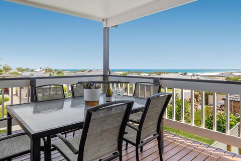 Oriana Grande- 5 Bdrm Sleeps 14 Beach View Wifi - Travel Agents 0