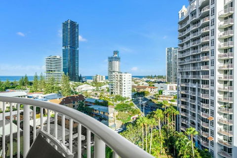 Ocean View 2-Bed With Pools, Spa, Sauna, Gym & BBQ - Tourism Guide 1