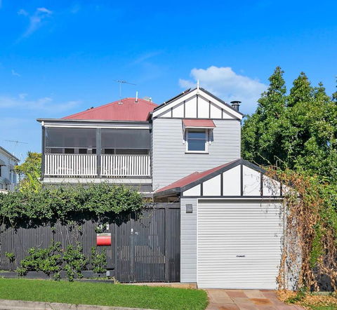 Paddington Cottage - A Classic Queenslander Stay - Cruises Travel 0