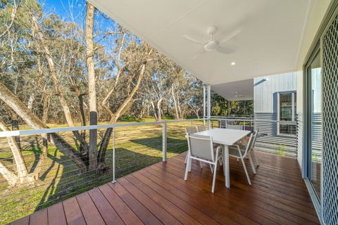 Painters Island Holiday Park - Travel Search 1