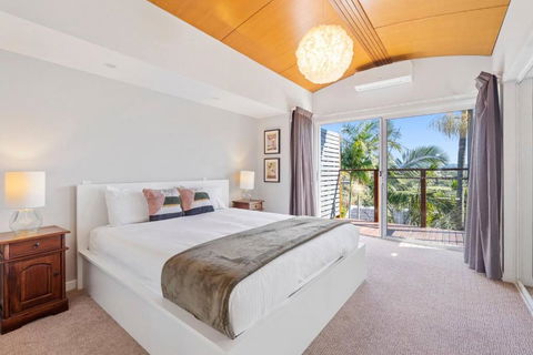 Paradise Palms - Resort Retreat With Panoramic Views - Cruises Travel 1