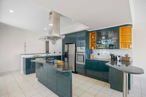Paradise View @ Bonny Hills - Travel Agents 3