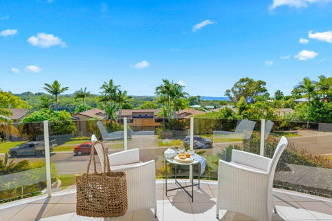 Paradise View @ Bonny Hills - Travel Agents 0