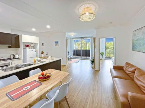 ParkView Apt & Private Parking & Close To Station - Cruises Travel 1