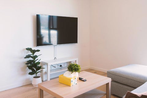 Patio Mt View 1BR Apt In CBD Near ANU And Museum With Free Parking And WiFi - Travel Search 1