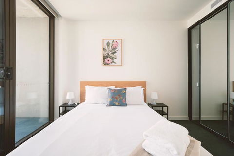 Patio Mt View 1BR Apt In CBD Near ANU And Museum With Free Parking And WiFi - Travel Search 3