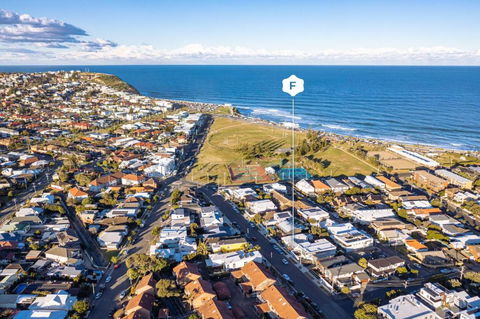 Pattys Cottage - Pet Friendly Home In Merewether - Tourism Guide 0