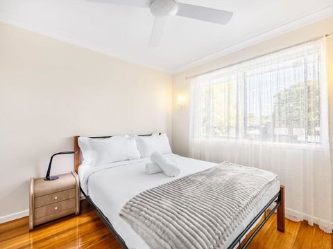 Peaceful 3BR Comfy Unit Sunnybank Near Everything - Travel Search 0
