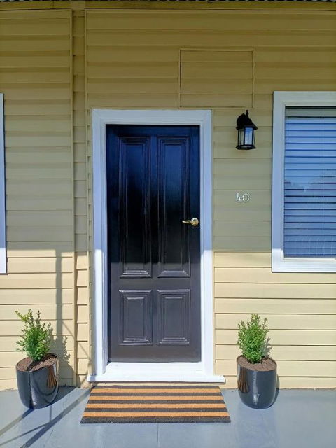 Peel Cottage - Travel Agents 1
