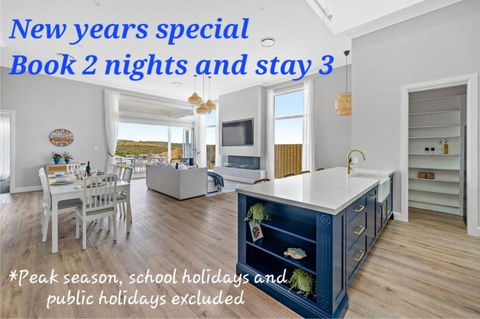 Playa Azul-Beach House On Catherine Hill Bay And Moonee Beach - Travel Search 1