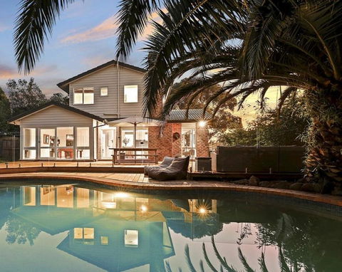 Pool & Pet Friendly - Mornington Peninsula Beach House - Travel Agents 0