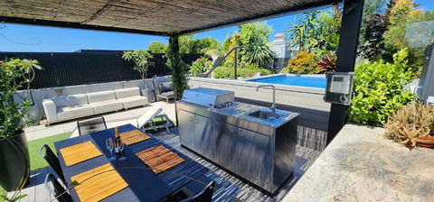Penthouse Perfection With Private Rooftop Pool - Travel Search 2