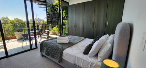 Penthouse Perfection With Private Rooftop Pool - Travel Search 3