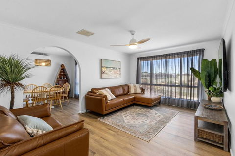 Percys Beach House Moonta Bay - Tourism Guide 0
