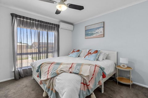 Percys Beach House Moonta Bay - Tourism Guide 3