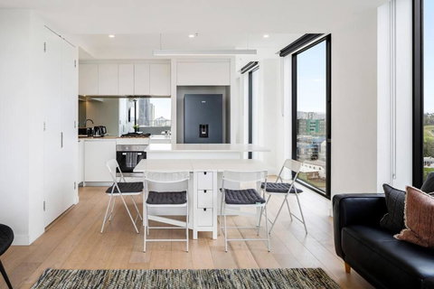 Perfect Haven In Spring Hill 2B1B And Parking - Travel Search 1