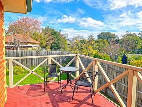 Pet-Friendly Retreat 2BR Ringwood Prime Location - Cruises Travel 0
