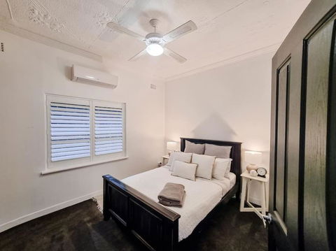 Peters Rest Central Wagga - Travel Search 0