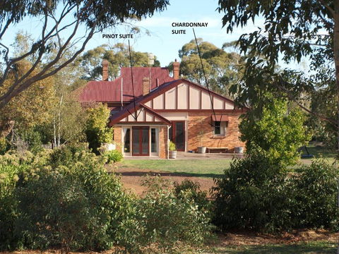 Pierrepoint Accommodation - Tourism Guide 3