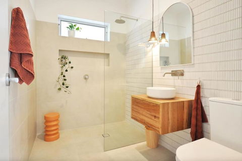 Pine At Arlos Glenelg South - Tourism Guide 2
