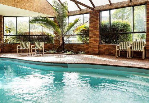 Pinnacle Holiday Lodge - Travel Agents 0
