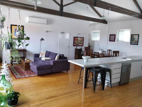 Pips On Mitchell - Beautiful Historic Apartment - Travel Agents 2