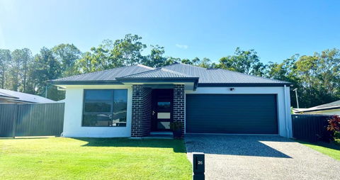 Plantation Retreat 4 Bedroom Modern Home - Travel Search 1