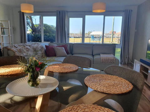 Play@PortMacq - Travel Agents 2